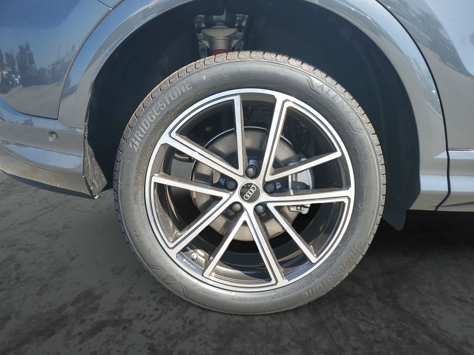 Vehicle photo