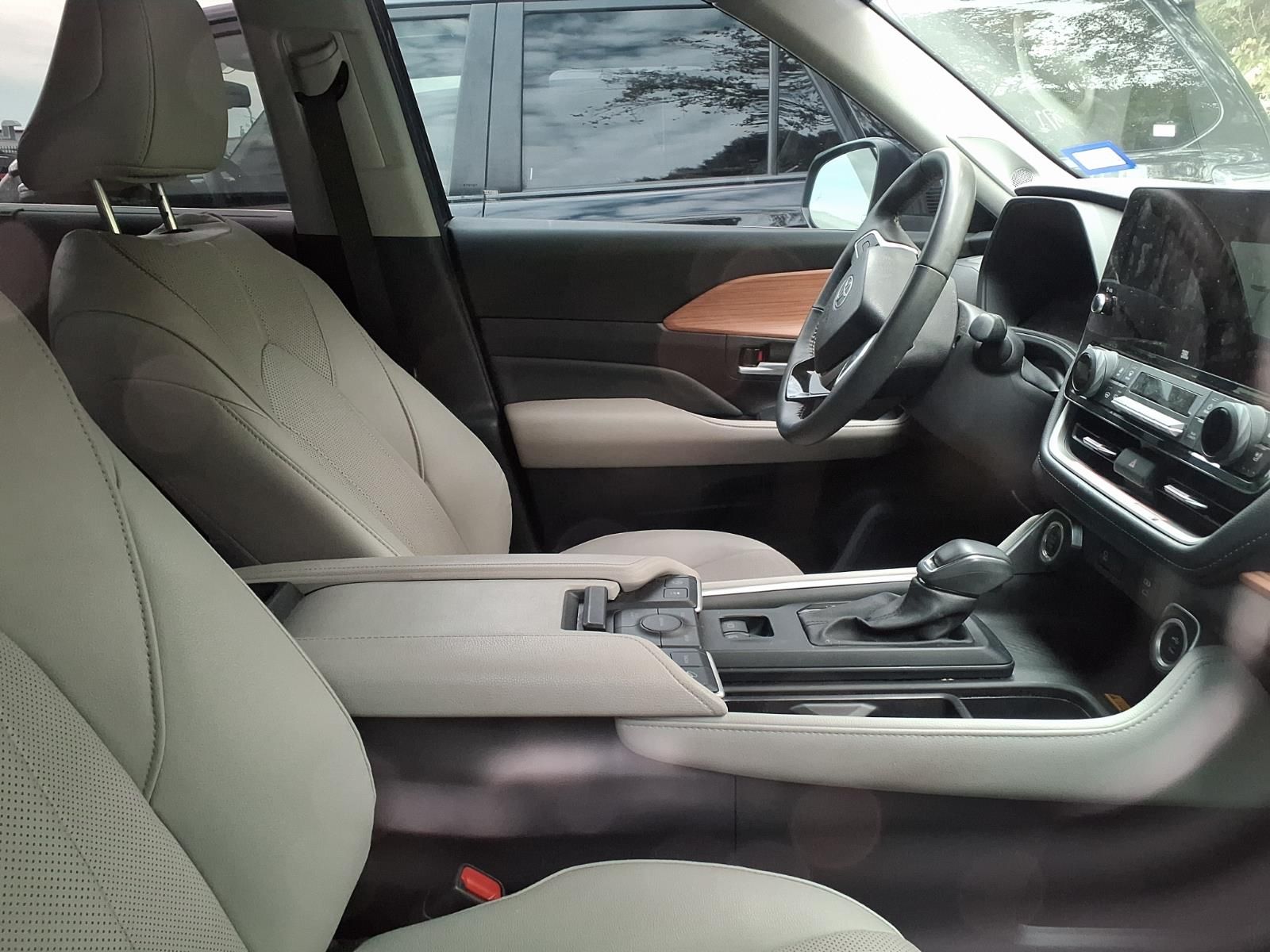 2025 Toyota Grand Highlander Limited White at Gullo Toyota