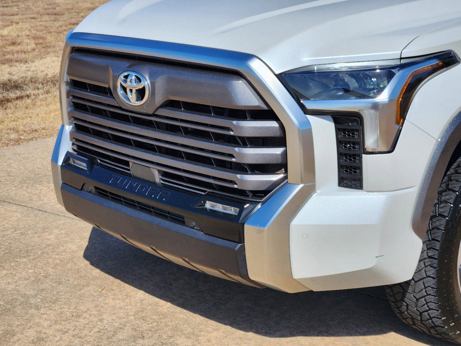 2022 Toyota Tundra Limited 9