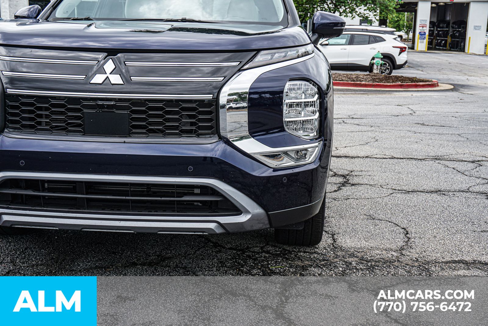 Used 2025 Blue Mitsubishi SE image 18