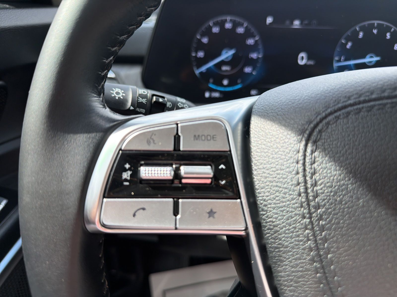 Used 2024 Everlasting Silver Kia SX image 29