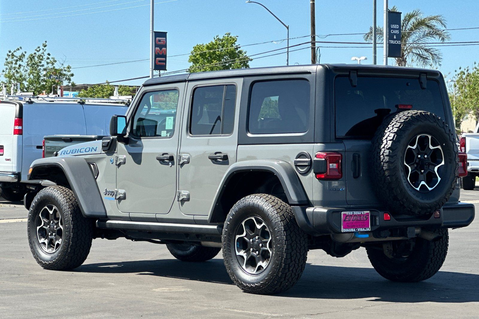 View vehicle photo 7