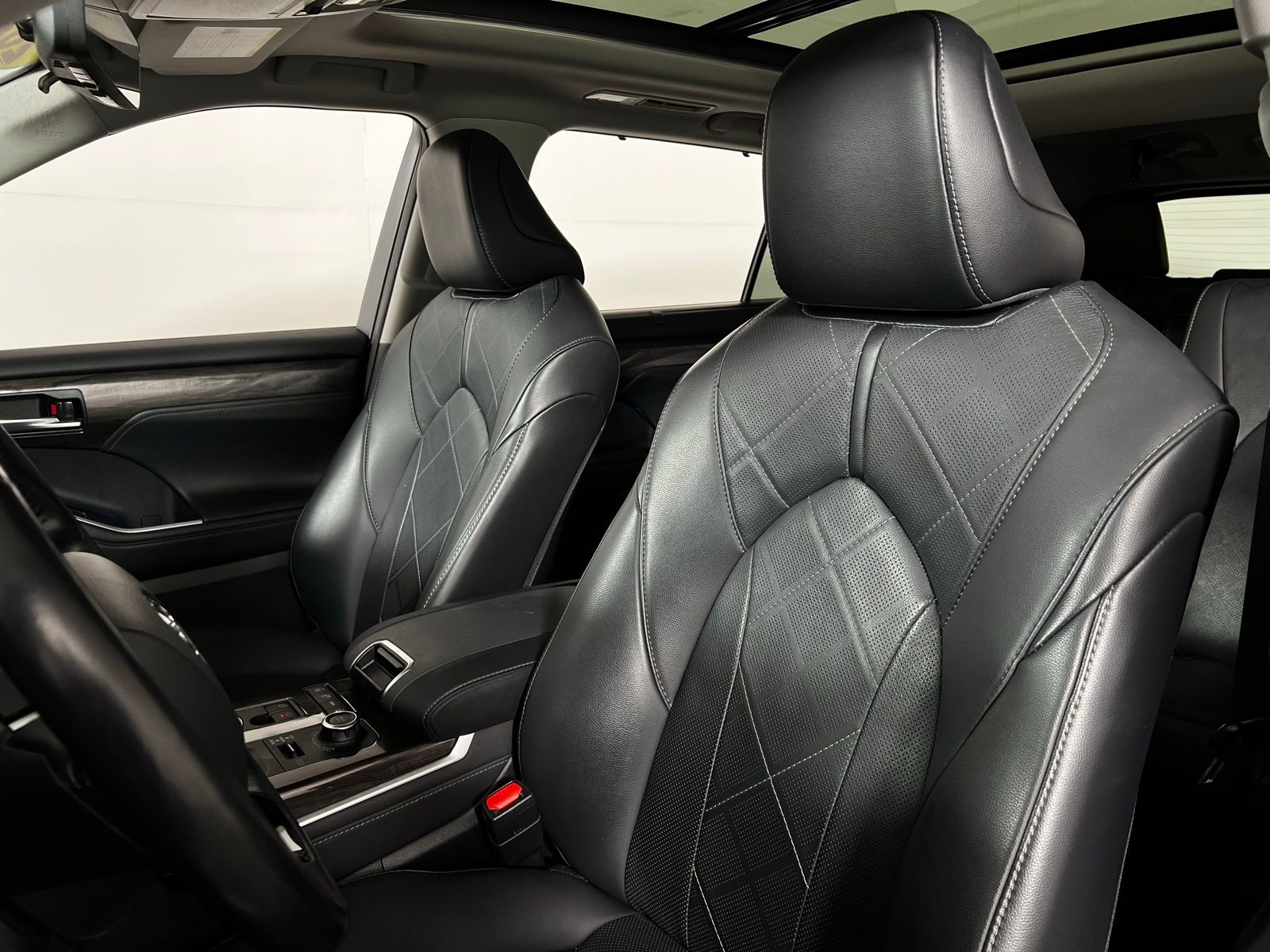 Thumbnail: 2021 Toyota Highlander - 13