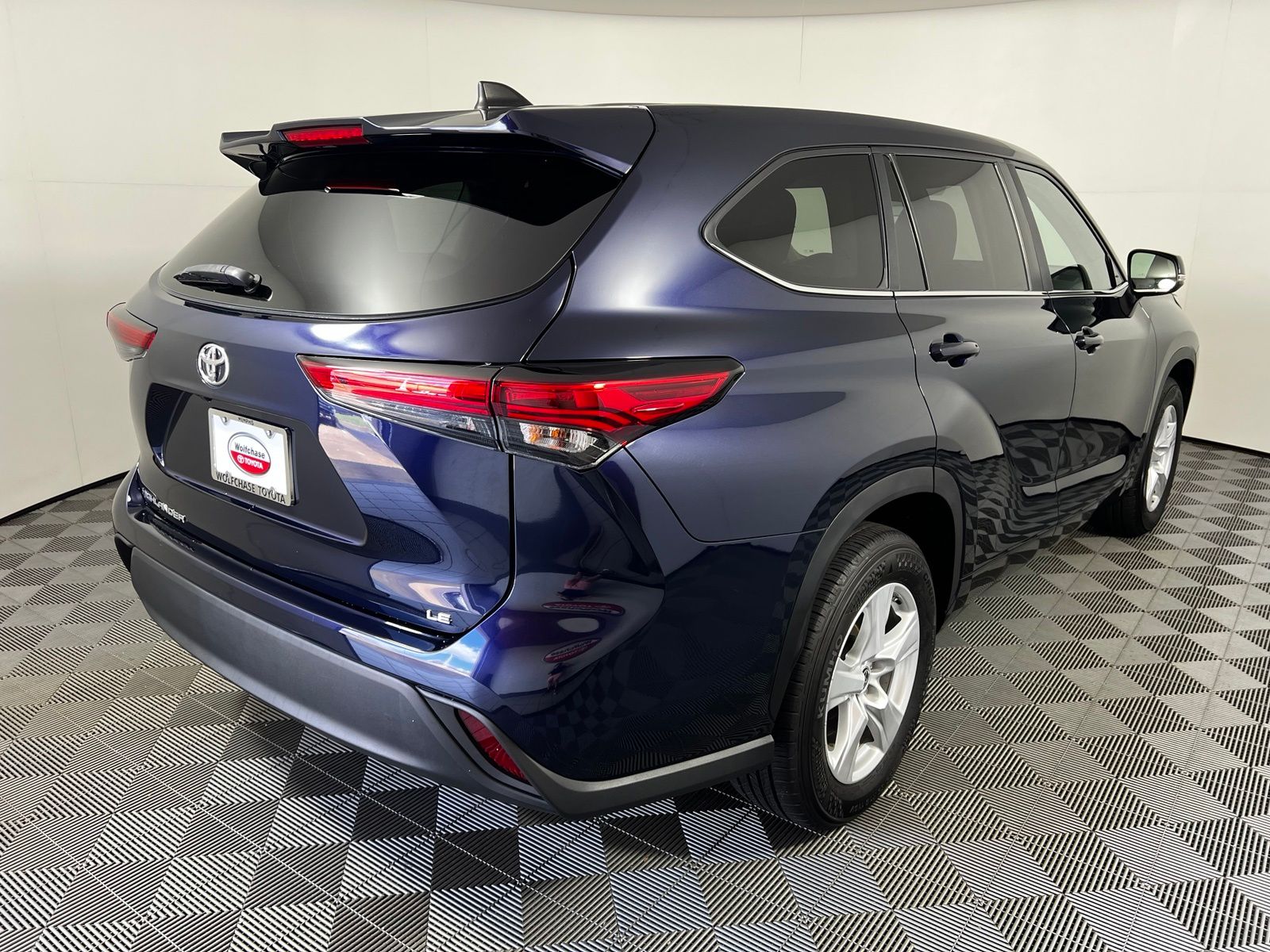 Thumbnail: 2023 Toyota Highlander - 5