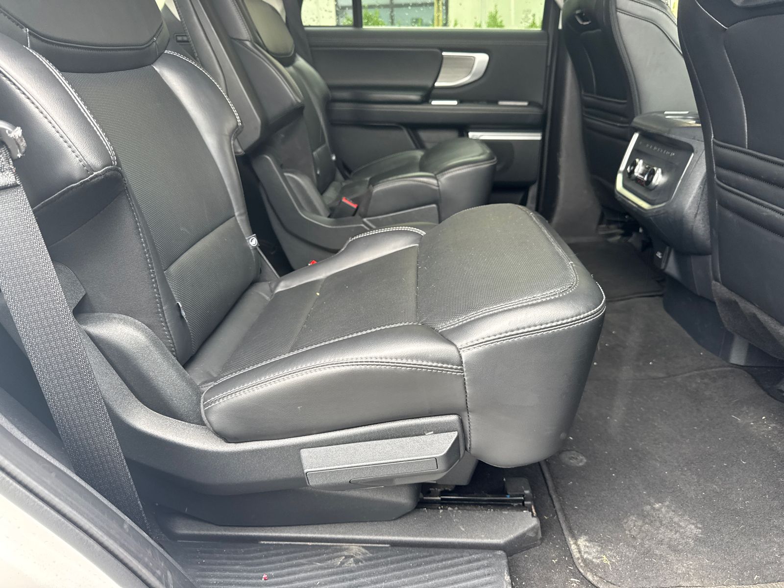 Used 2025 White Ford Platinum image 15