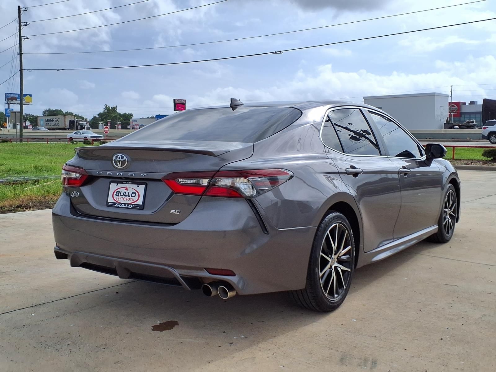 2021 Toyota Camry SE Gray at Autostrade