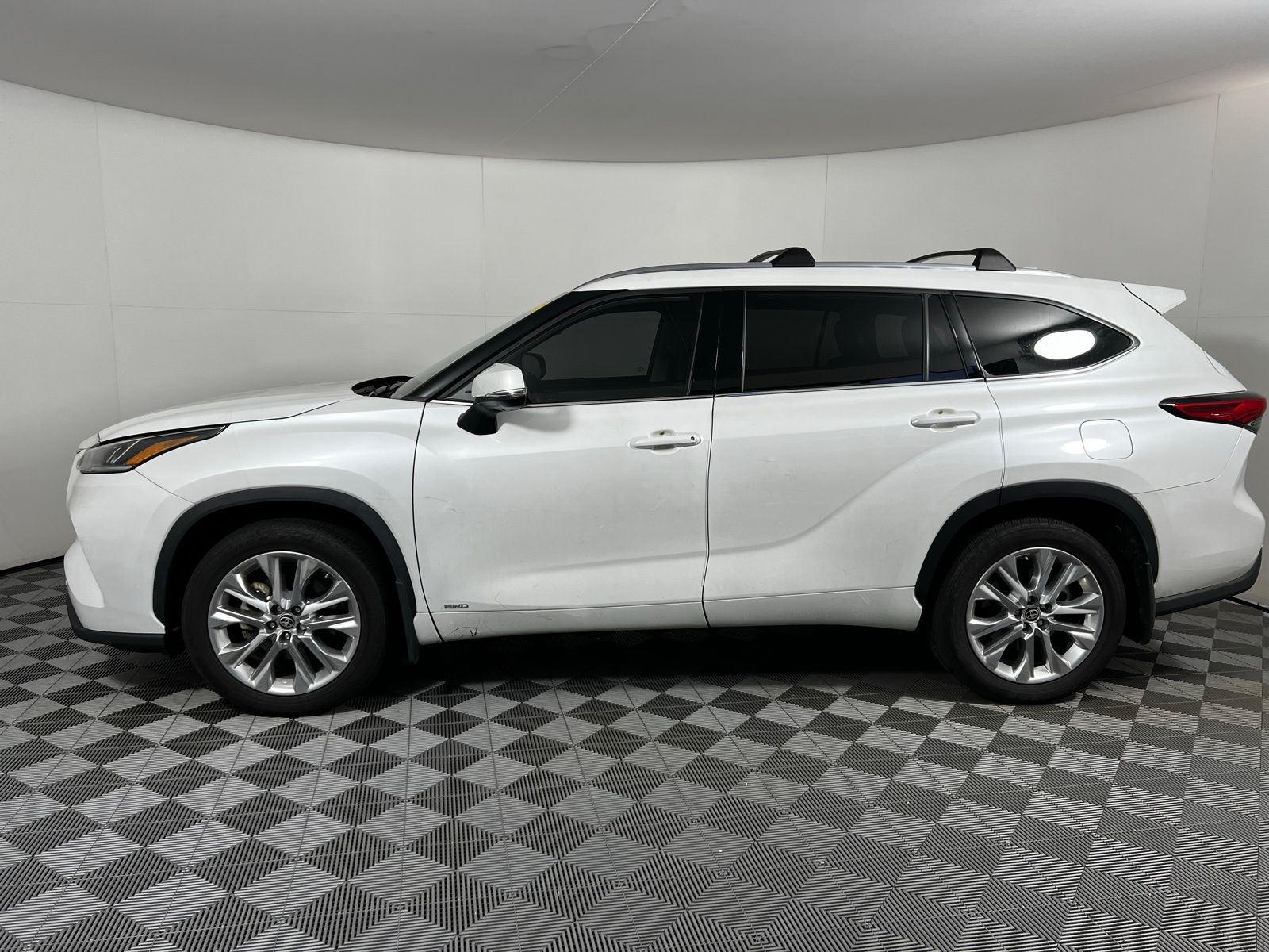 2022 Toyota Highlander Limited 8