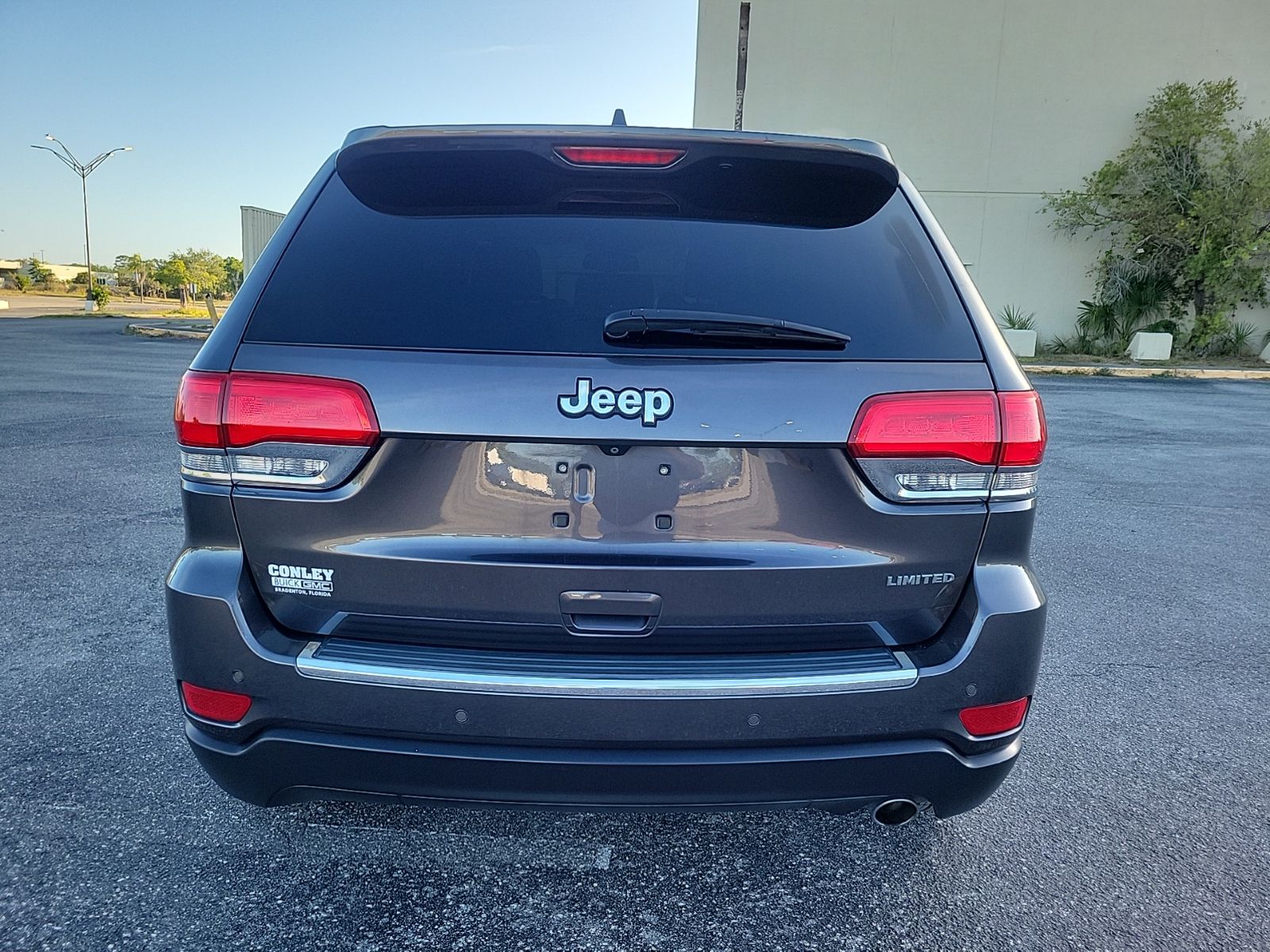 View vehicle photo 7