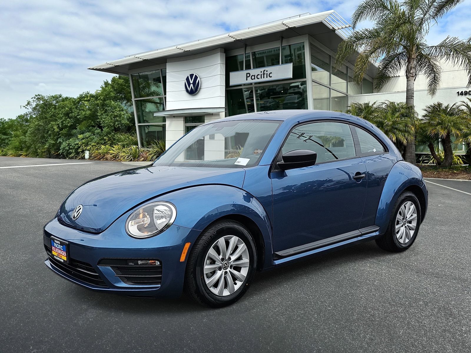 Blue Metallic 2017 Volkswagen Beetle 1.8T S Hatchback Front-Wheel Drive 6-Speed Automatic