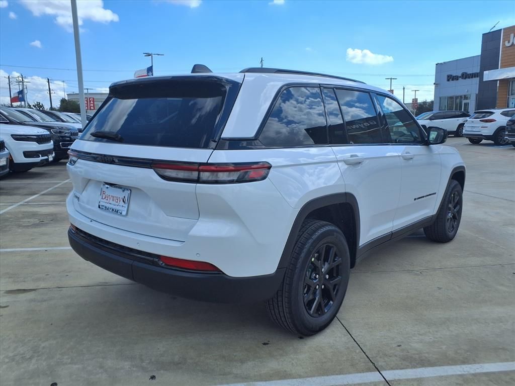 2025 Jeep Grand Cherokee Laredo - 3