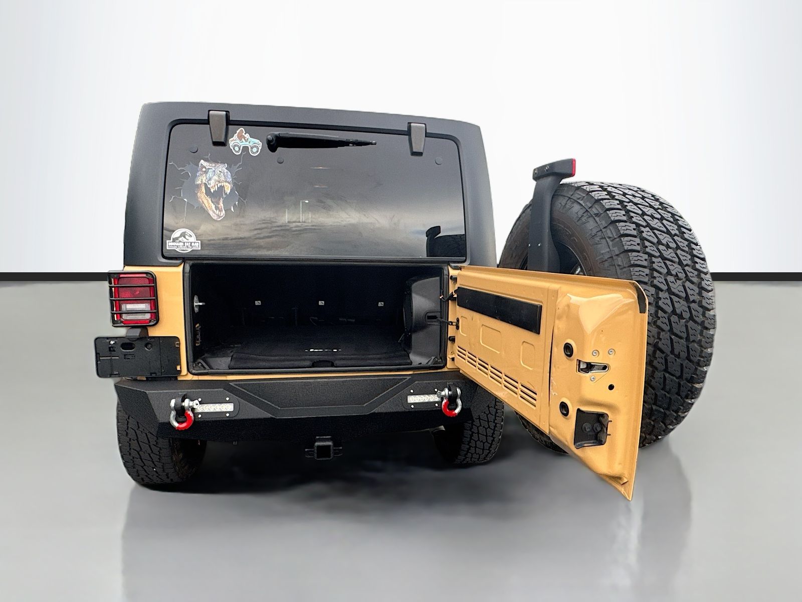 Used 2013 Beige Jeep Unlimited Sahara image 28