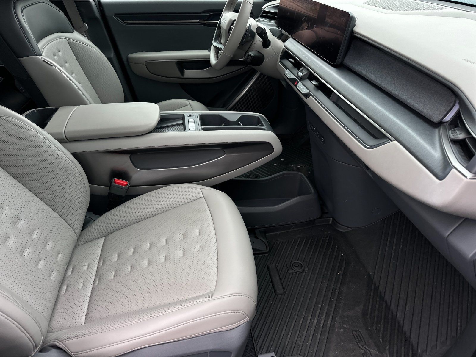 used 2024 Kia EV9 car, priced at $36,998