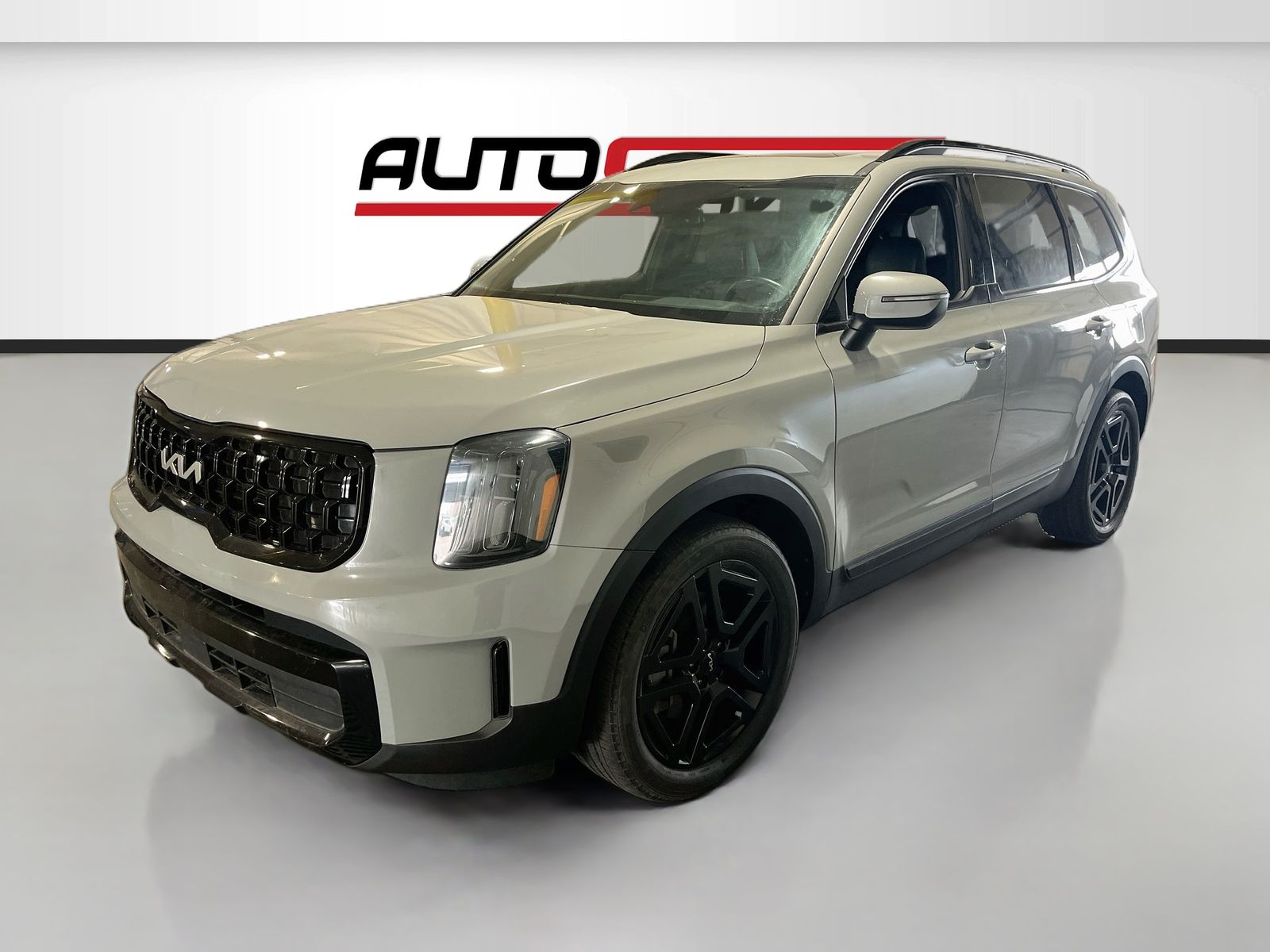 Used 2024 Gray Kia EX X-Line image 3