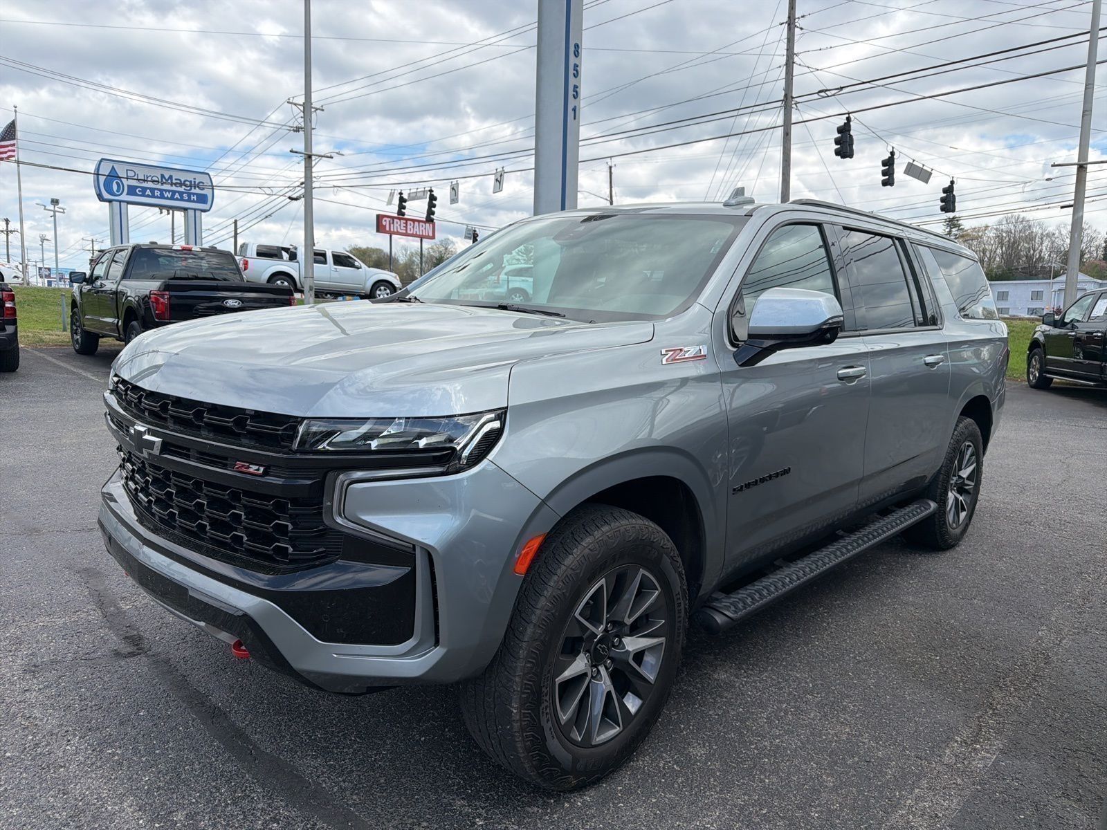 Sterling Gray Metallic 2024 Chevrolet Suburban Z71 4WD SUV / Crossover Four-Wheel Drive