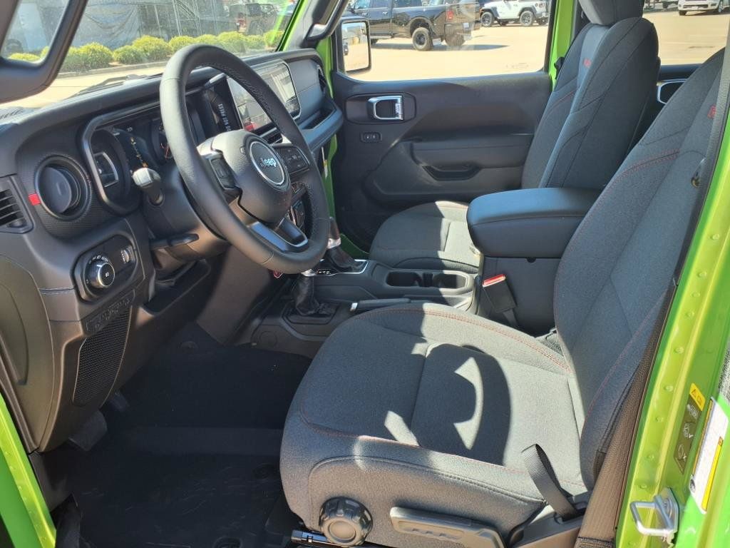 2025 Jeep Wrangler Rubicon - 9