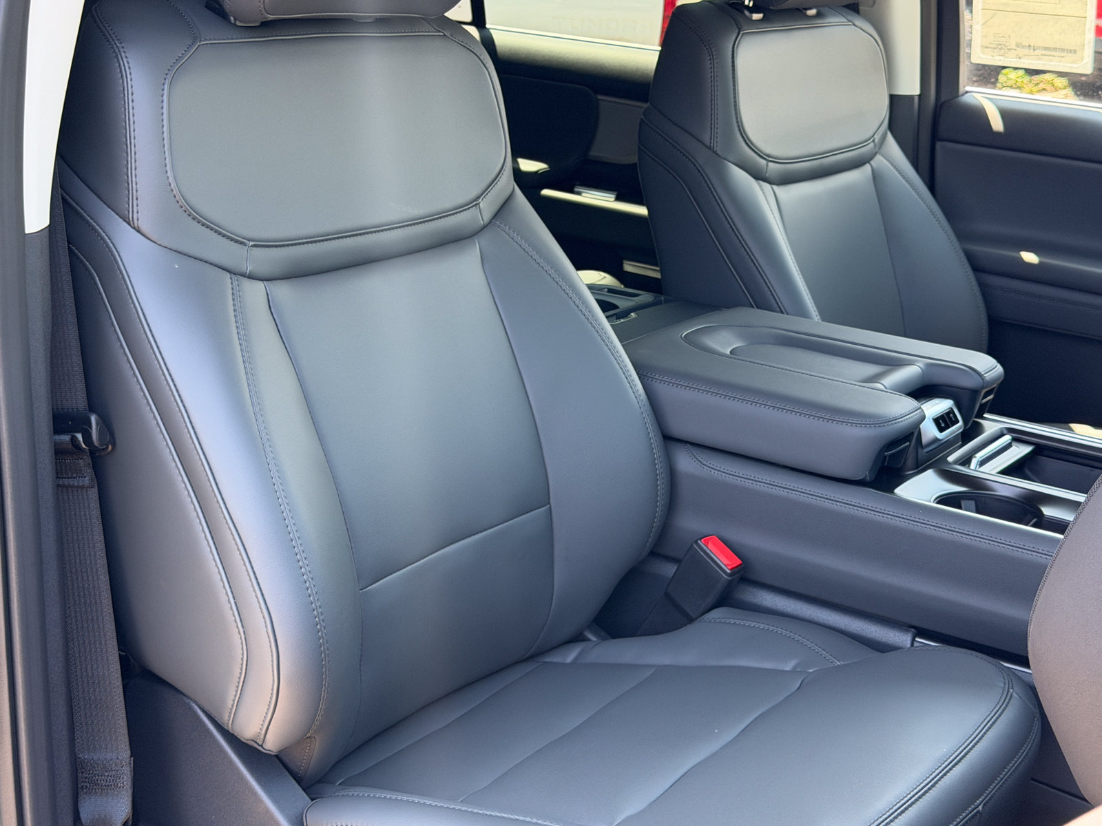 New 2027 Glacier Gray Metallic Tri-Coat Ford Active image 10