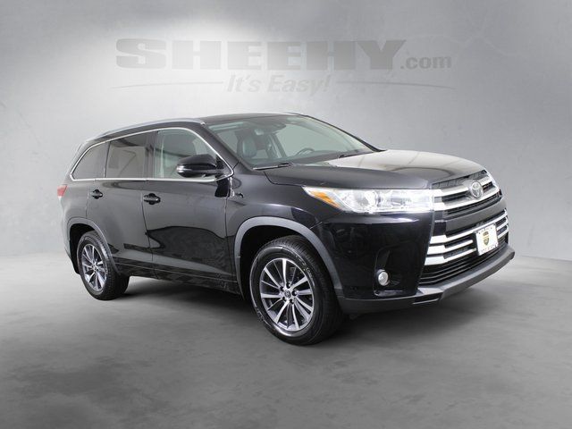 Used 2018 Black Toyota XLE image 2