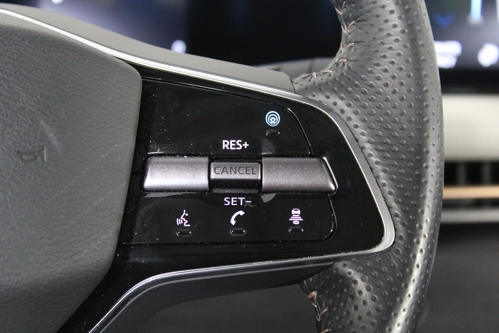 Used 2023 Gray Nissan EVOLVE+ image 33