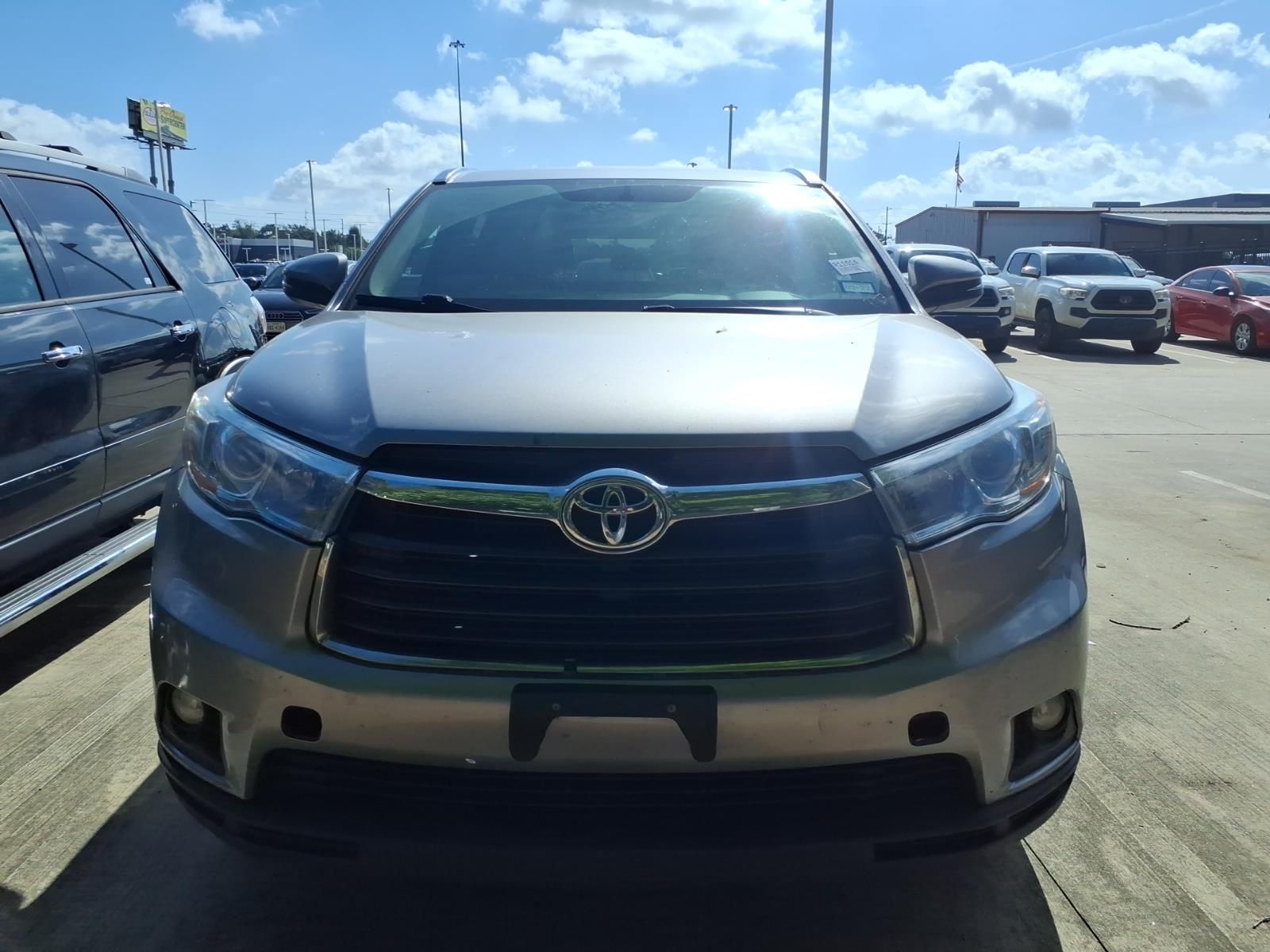 2016 Toyota Highlander XLE V6 Silver at Toyota of Victoria