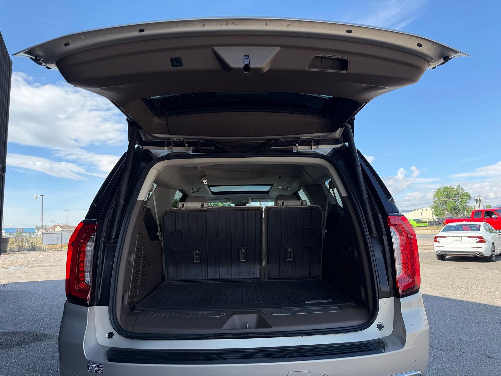 Used 2023 GMC Yukon XL SUV