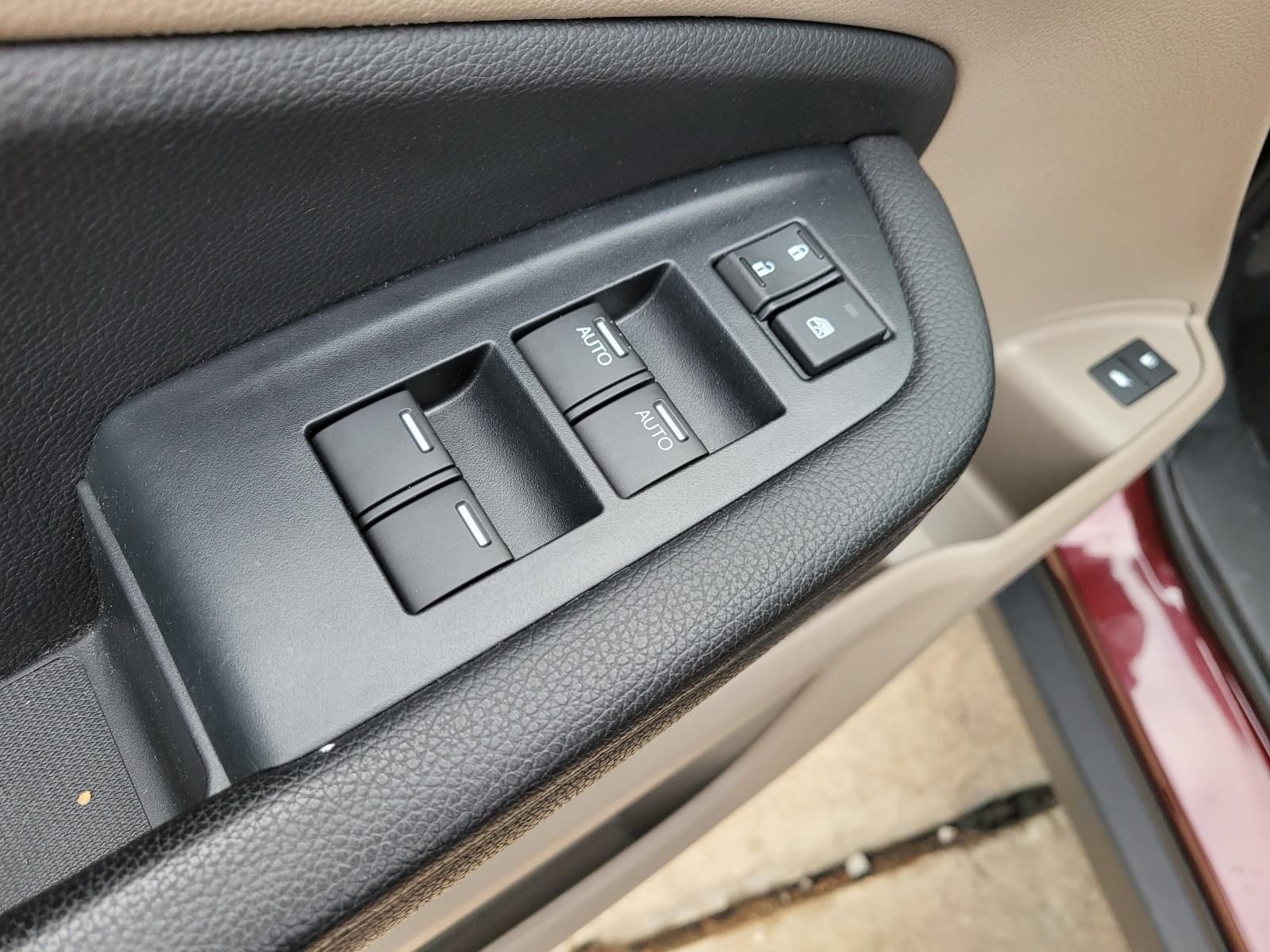 used 2022 Honda Pilot car, priced at $27,380