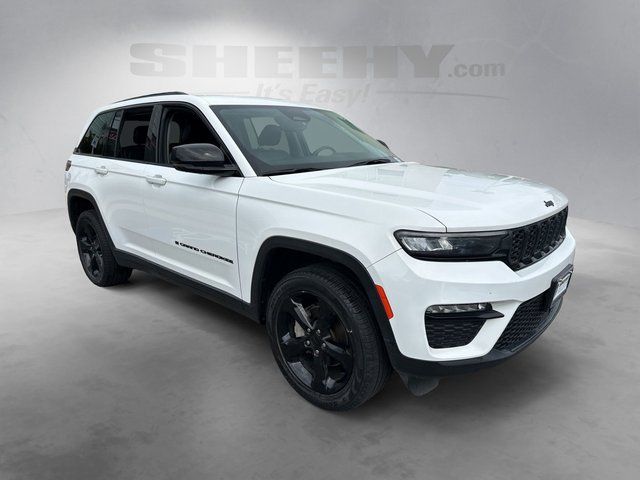Used 2023 White Jeep Limited image 2