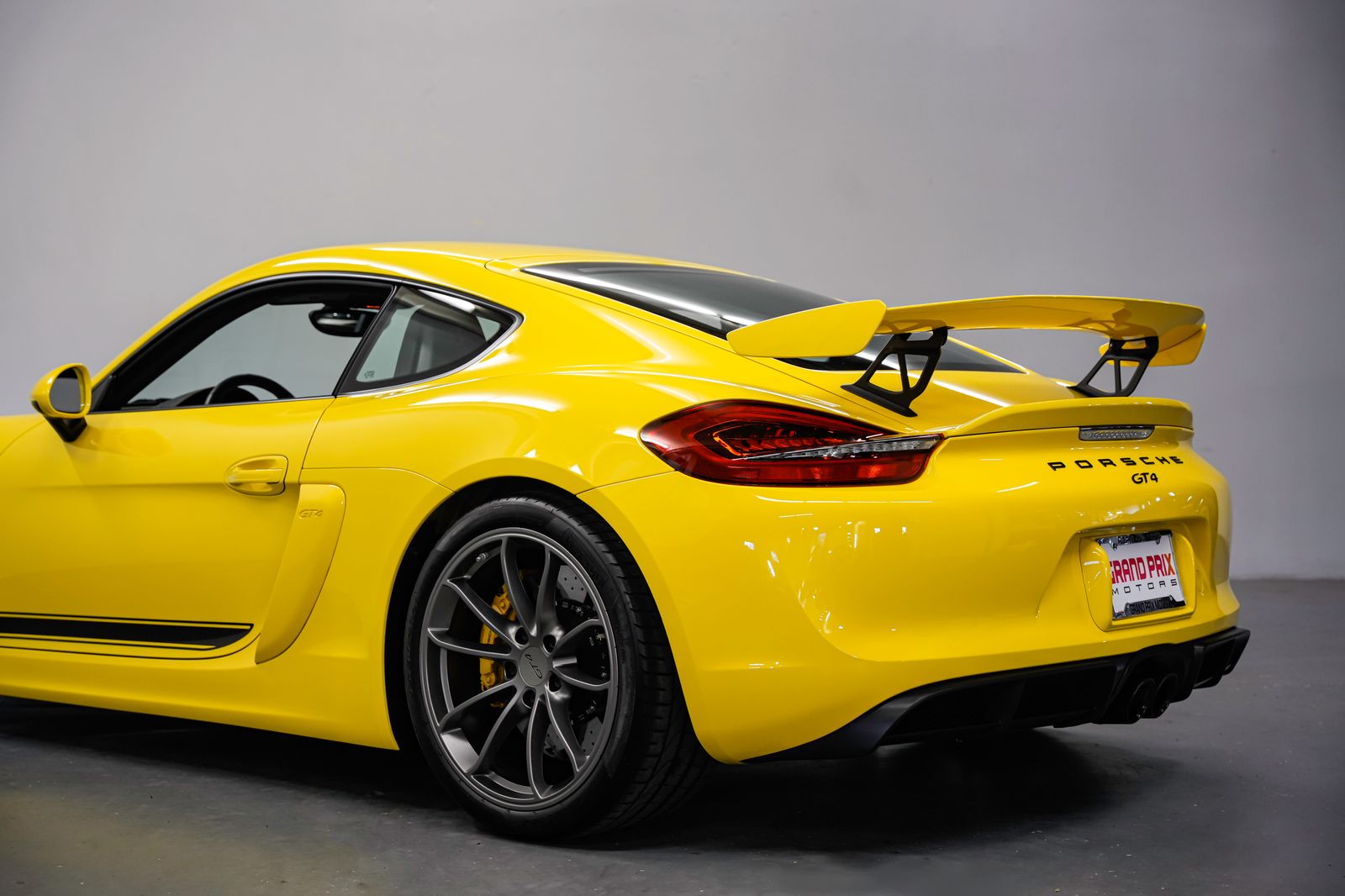 2016 Porsche Cayman GT4 — photo 34