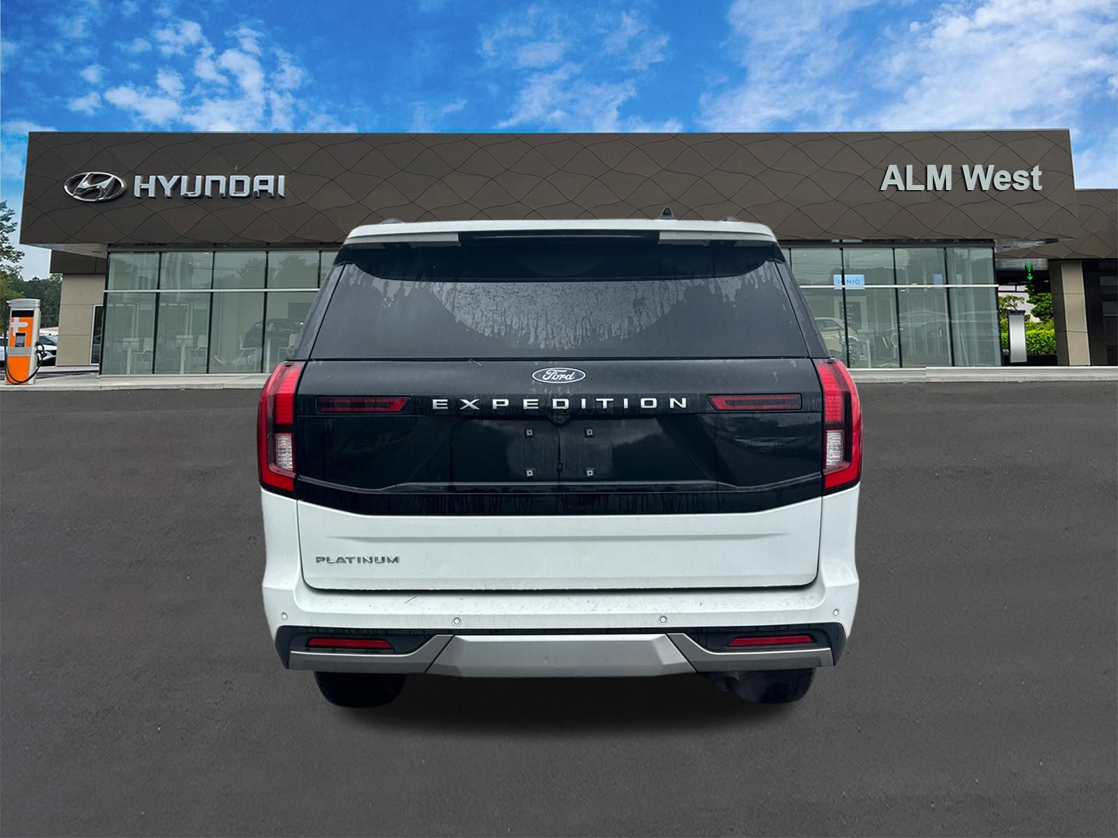 Used 2025 White Ford Platinum image 6