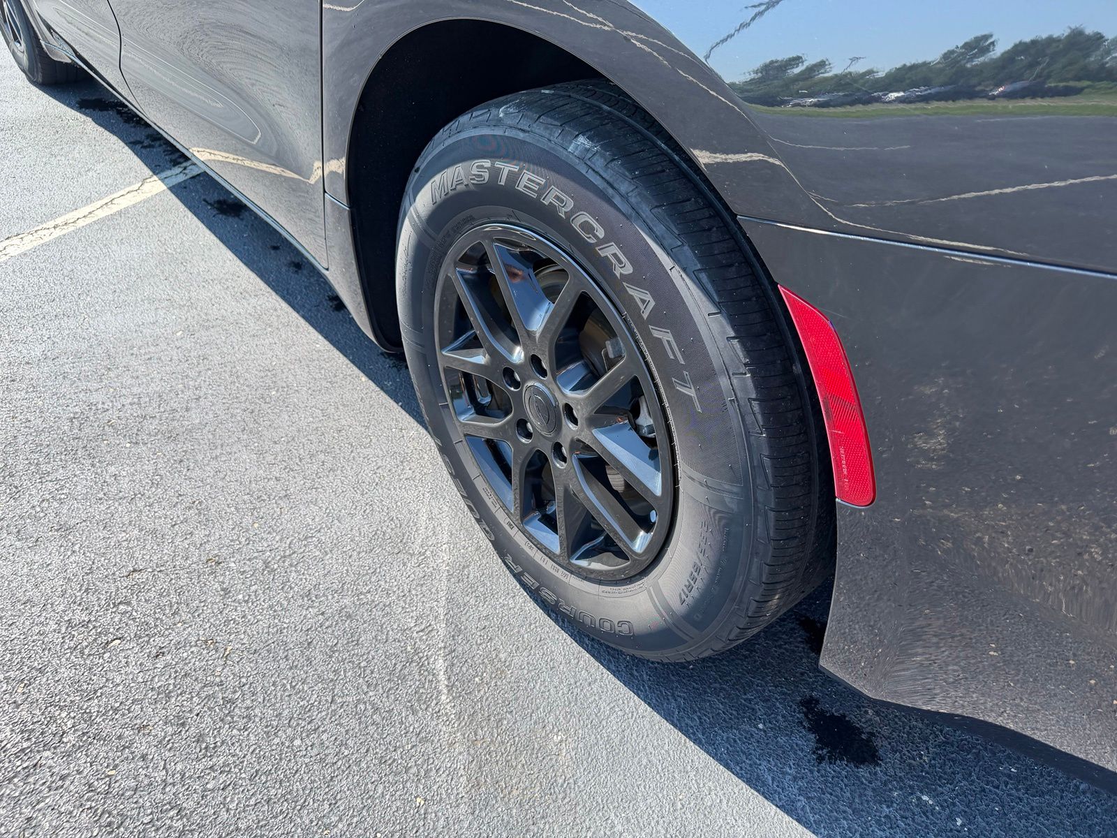 2020 Chrysler Voyager image 10