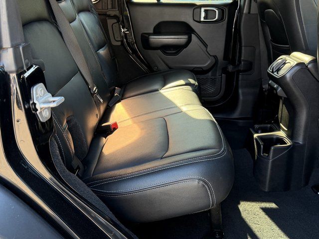 Used 2019 Black Clearcoat Jeep Unlimited Sport S image 31