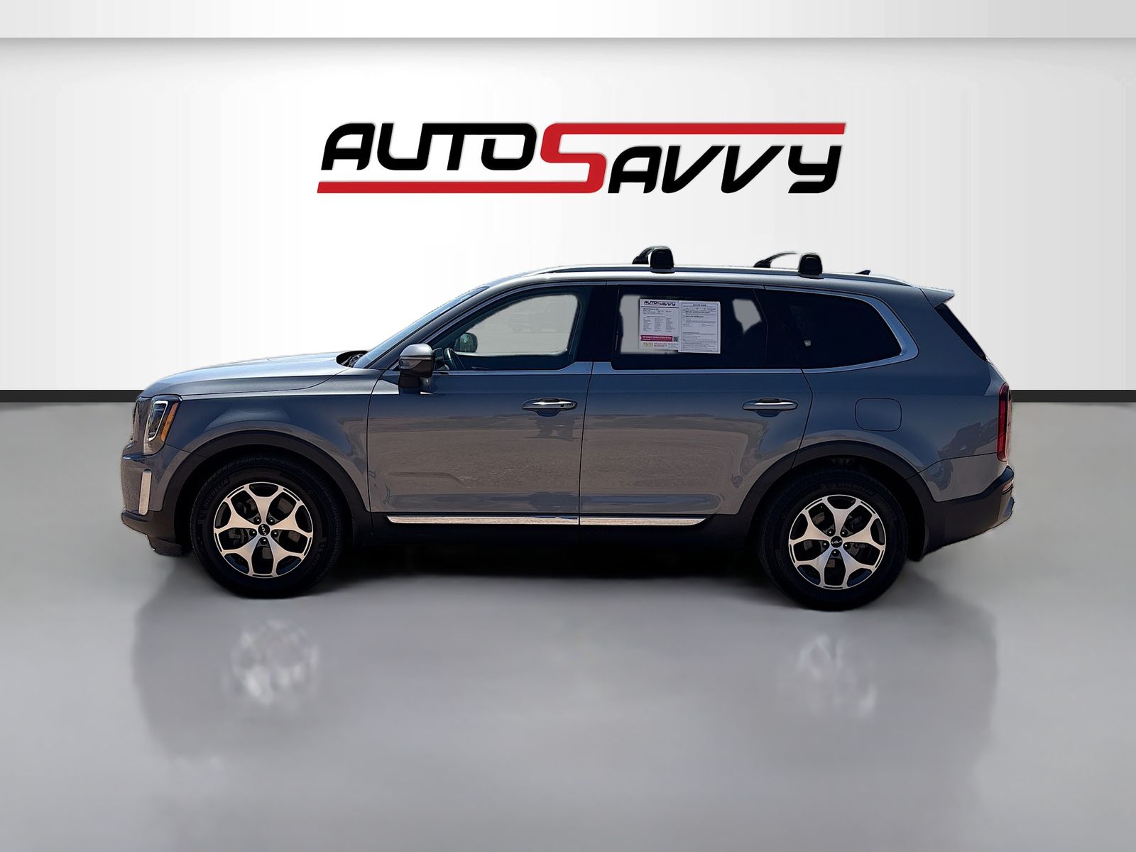Used 2022 Silver Kia EX image 4