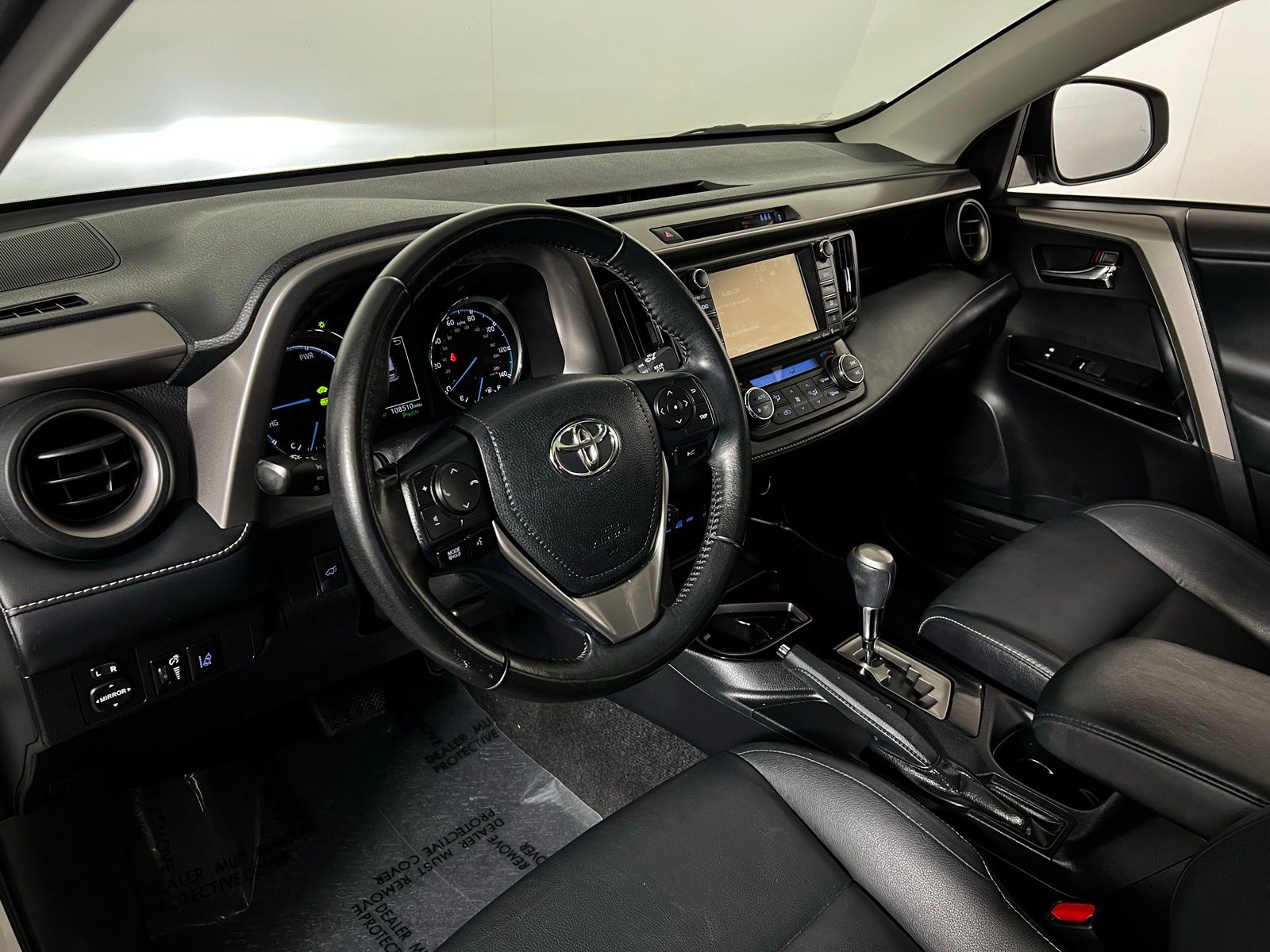 Thumbnail: 2018 Toyota RAV4 - 12