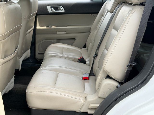Used 2013 White Platinum Clearcoat Metallic Ford XLT image 6