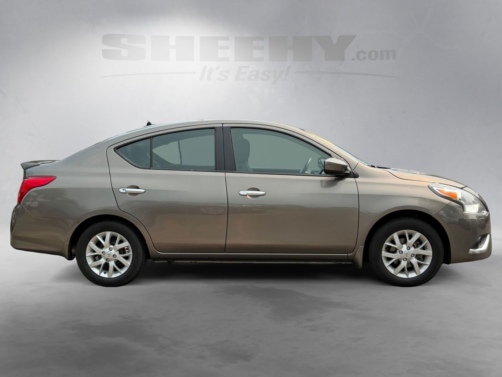 Used 2017 Khaki Nissan 1.6 SV image 10