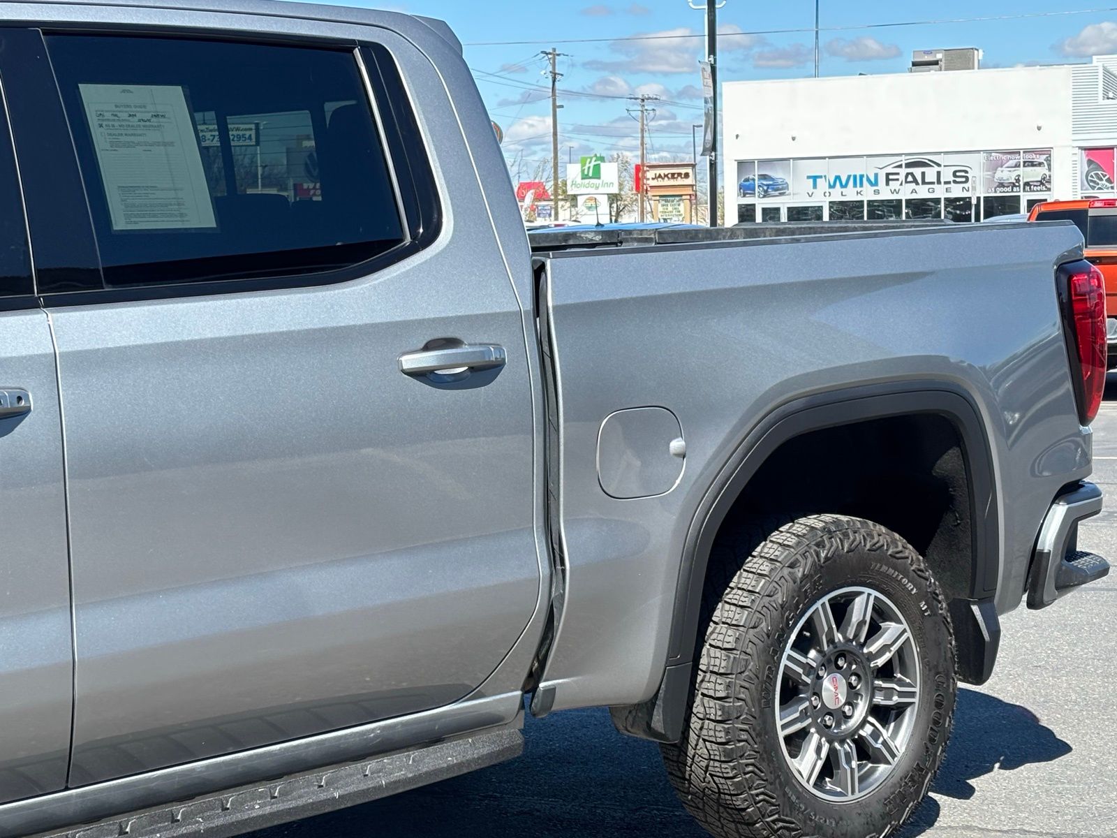 View vehicle photo 4