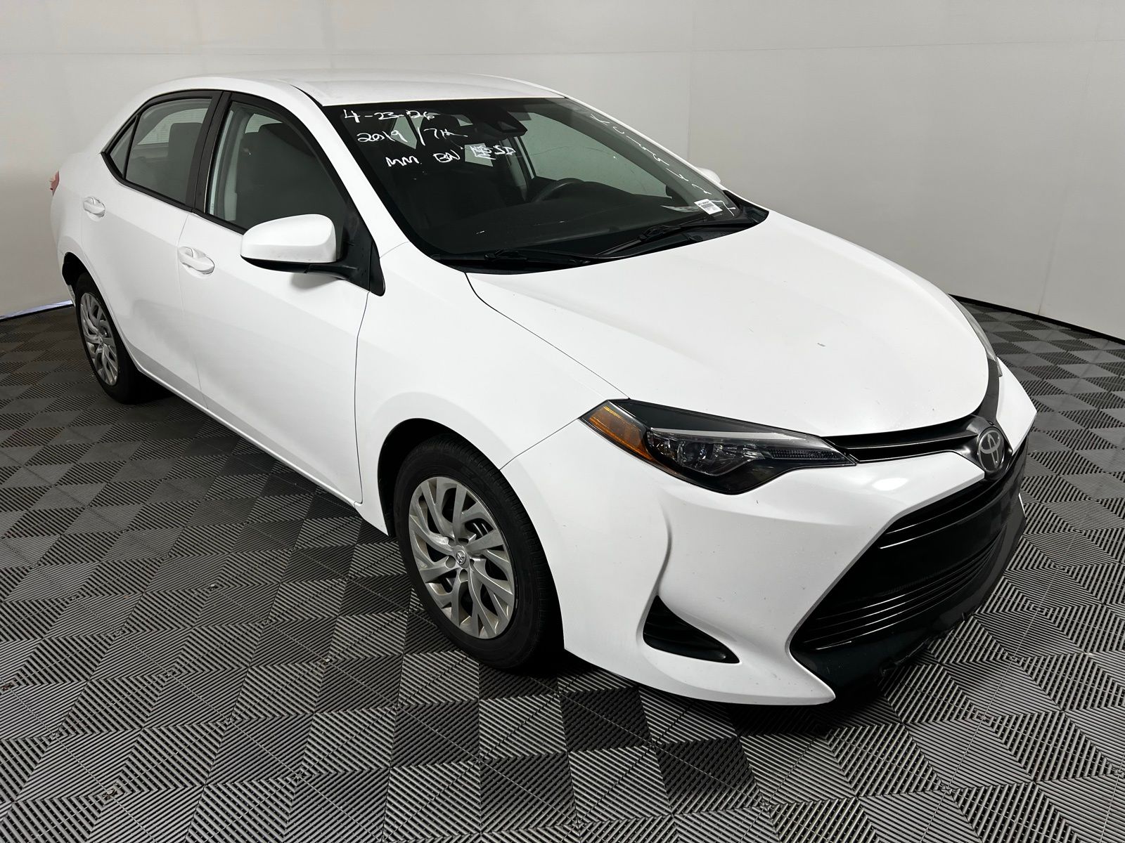 Thumbnail: 2019 Toyota Corolla - 3