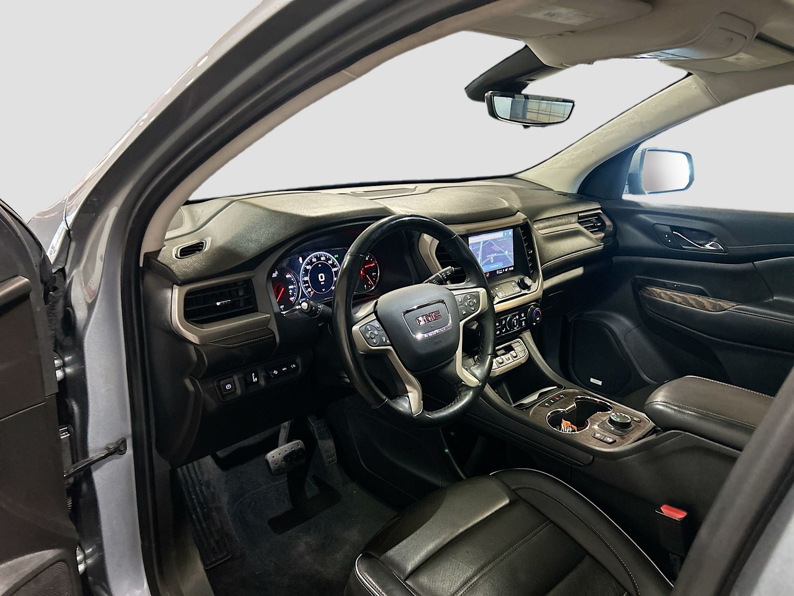 Used 2023 Silver GMC Denali image 9