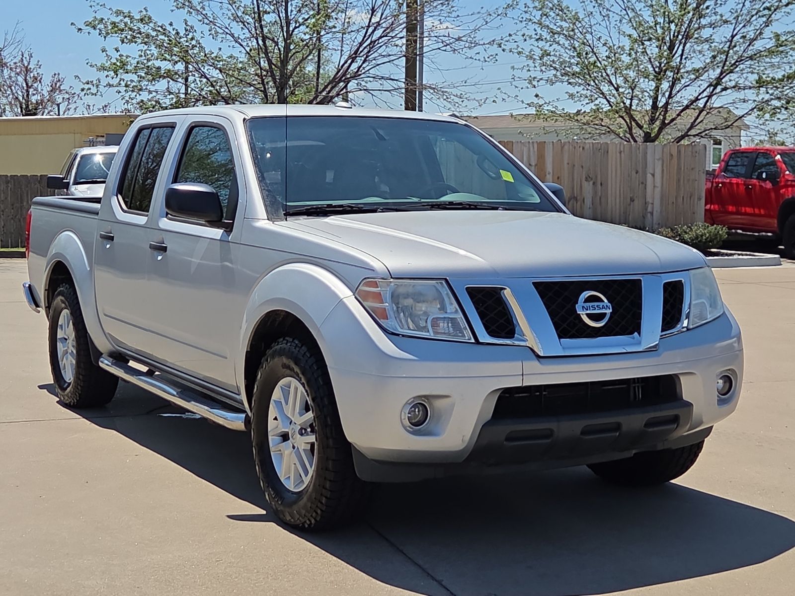 Brilliant Silver 2016 Nissan Frontier SV Crew Cab Pickup Truck 4X2 5-Speed Automatic Overdrive