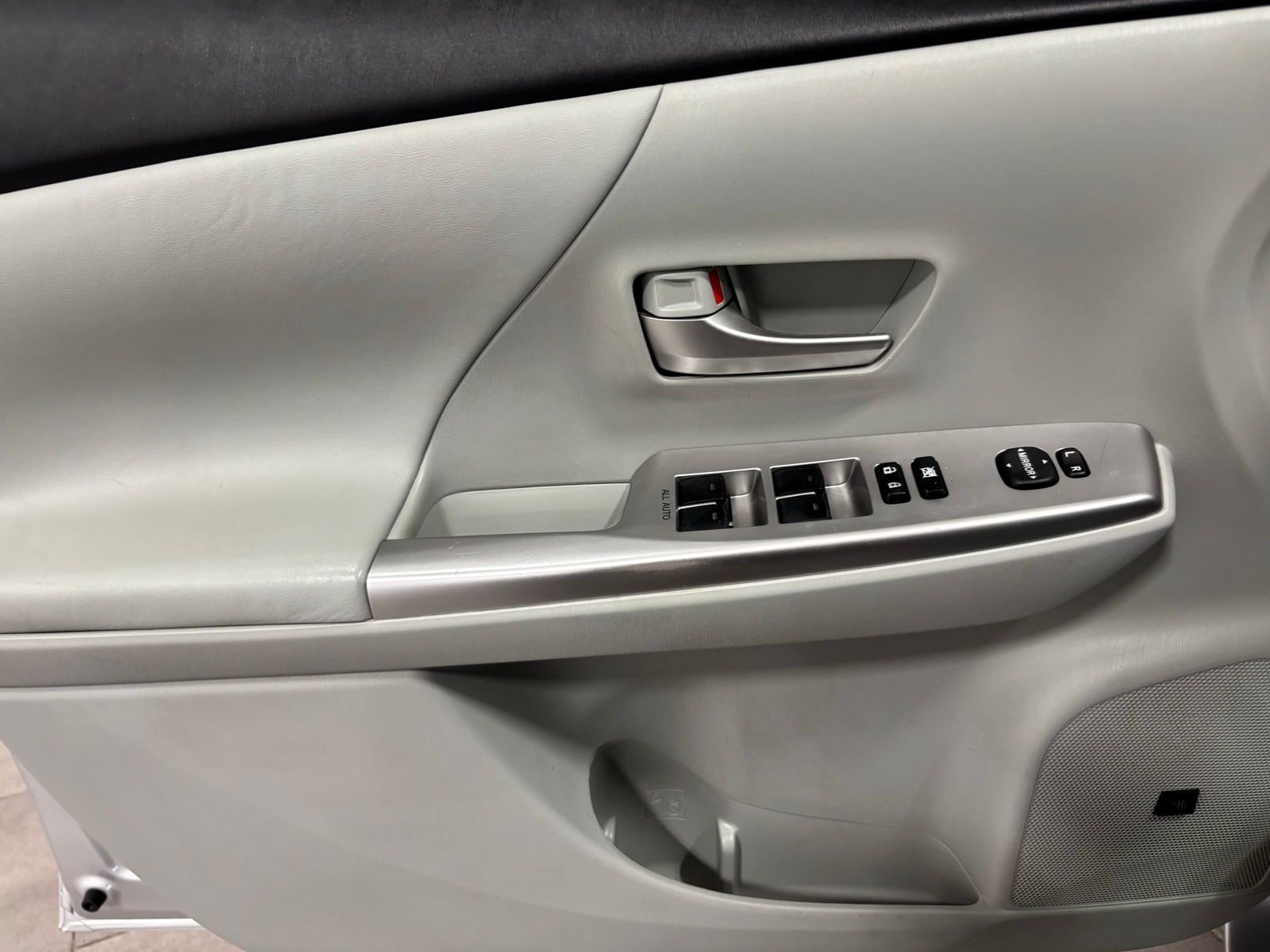 Used Car 2014 Toyota Prius V  For Sale Under $12,000 In Austin, Texas