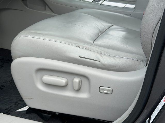 Used 2013 Magnetic Gray Metallic Toyota SE image 39