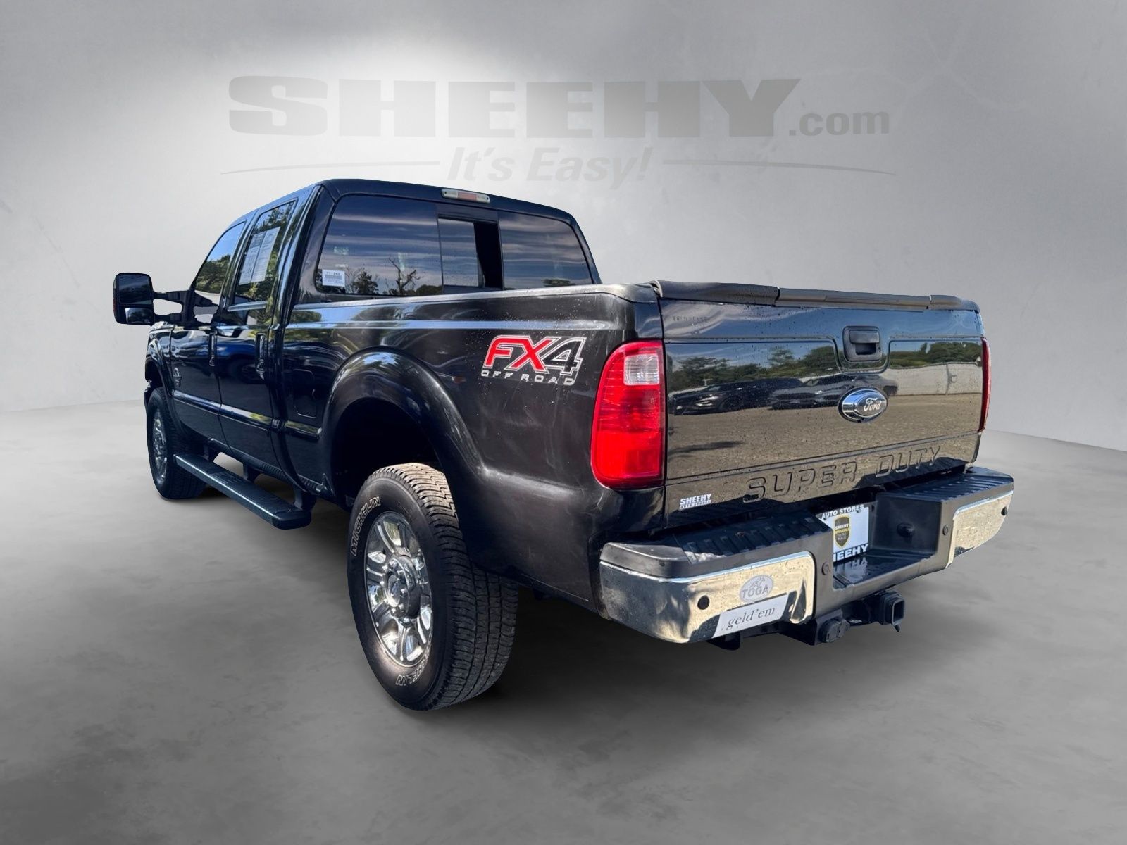 Used 2015 Tuxedo Black Metallic Ford Lariat image 14