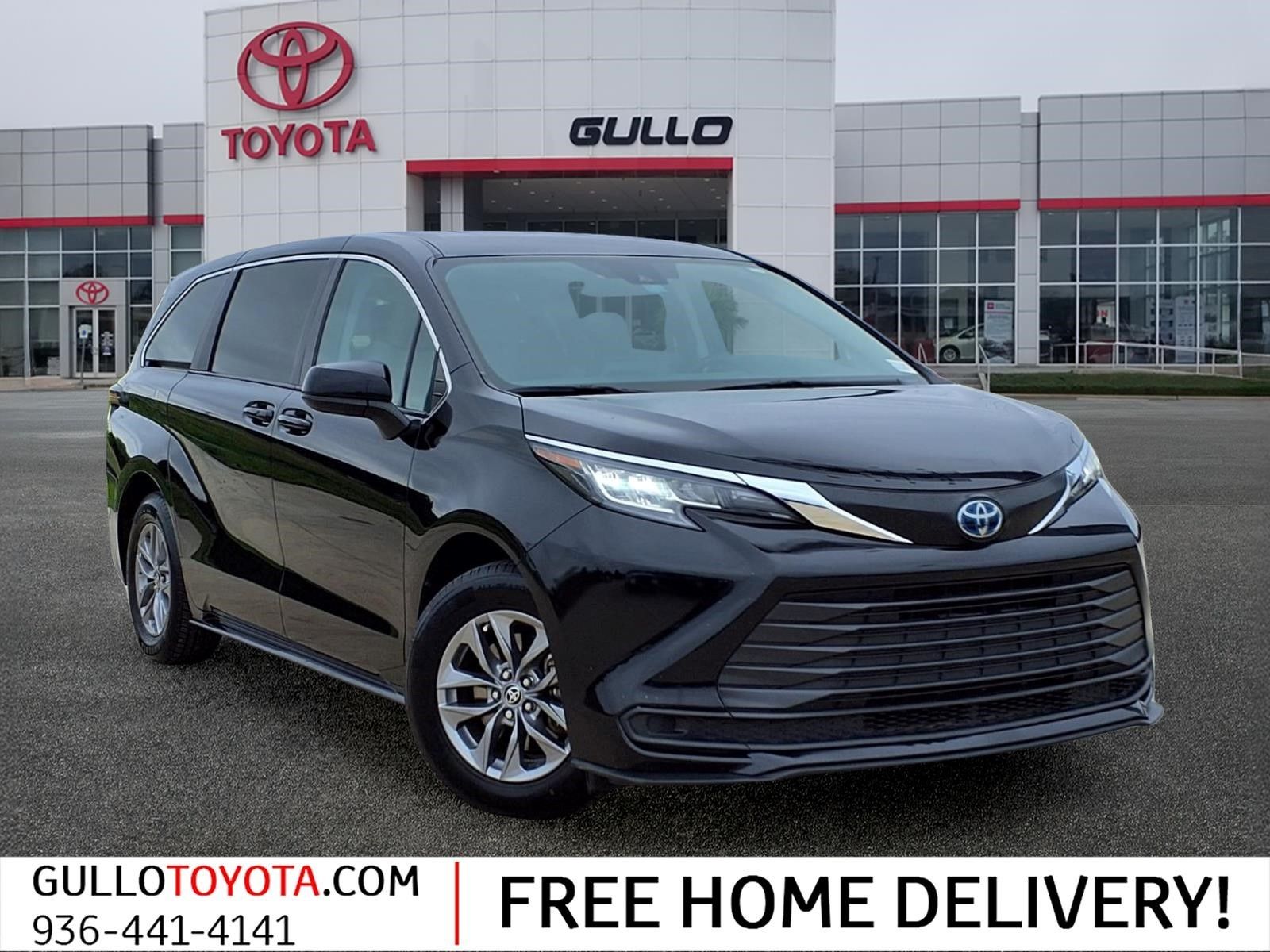 2022 Toyota Sienna LE Black at Joe Myers Mazda Kia