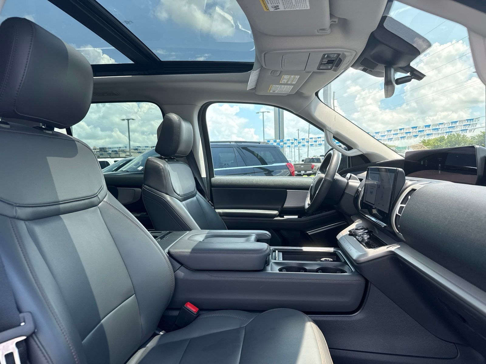 2025 Ford Expedition image 15