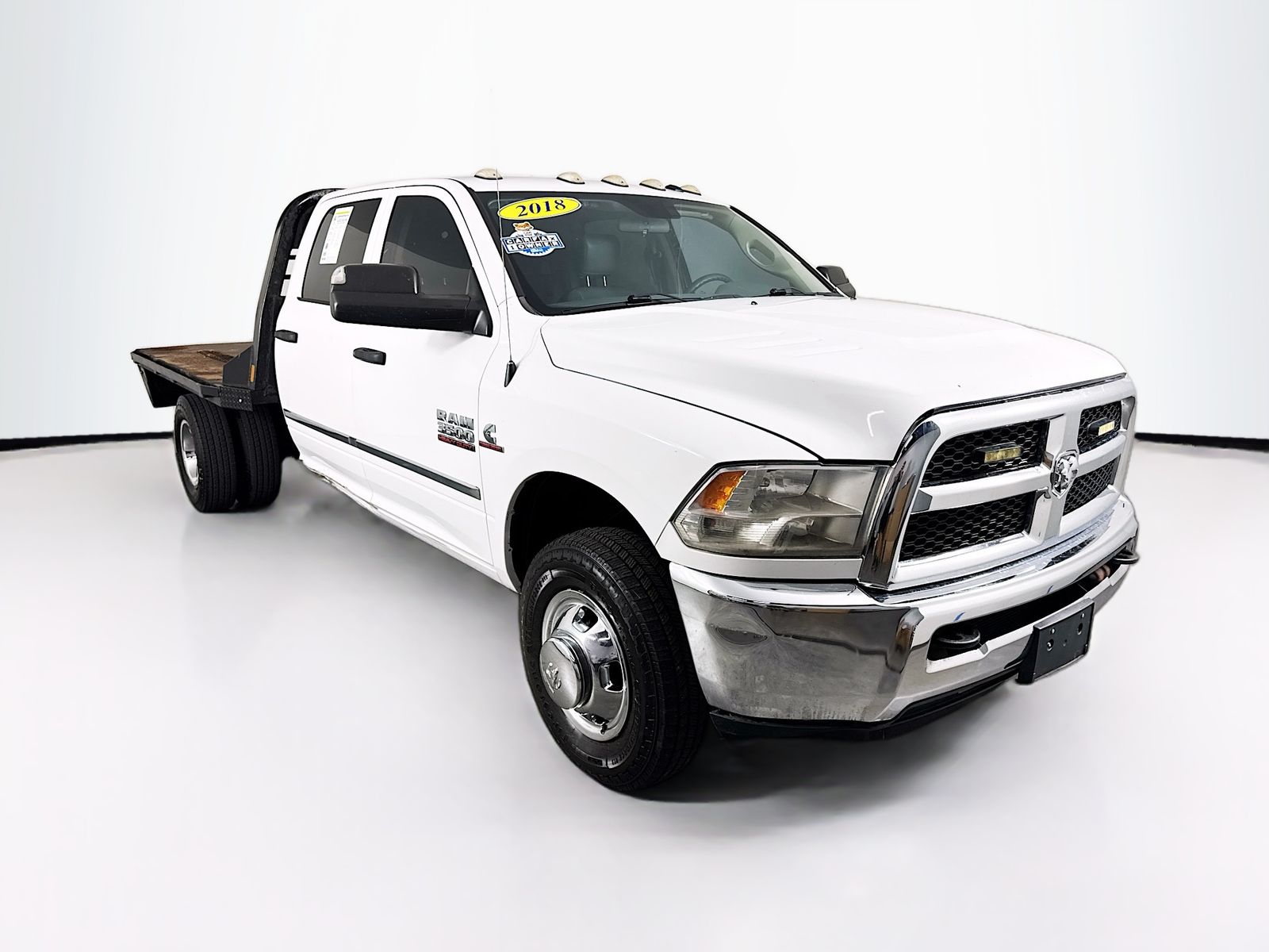 Bright White Clearcoat 2018 RAM 3500 Chassis Tradesman Crew Cab 4WD Pickup Truck Four-Wheel Drive 6-Speed Automatic