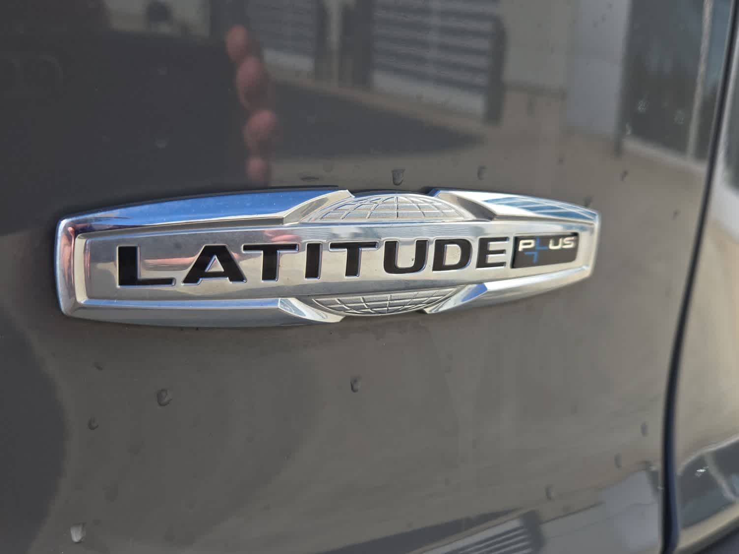 used 2020 Jeep Cherokee car, priced at $11,035