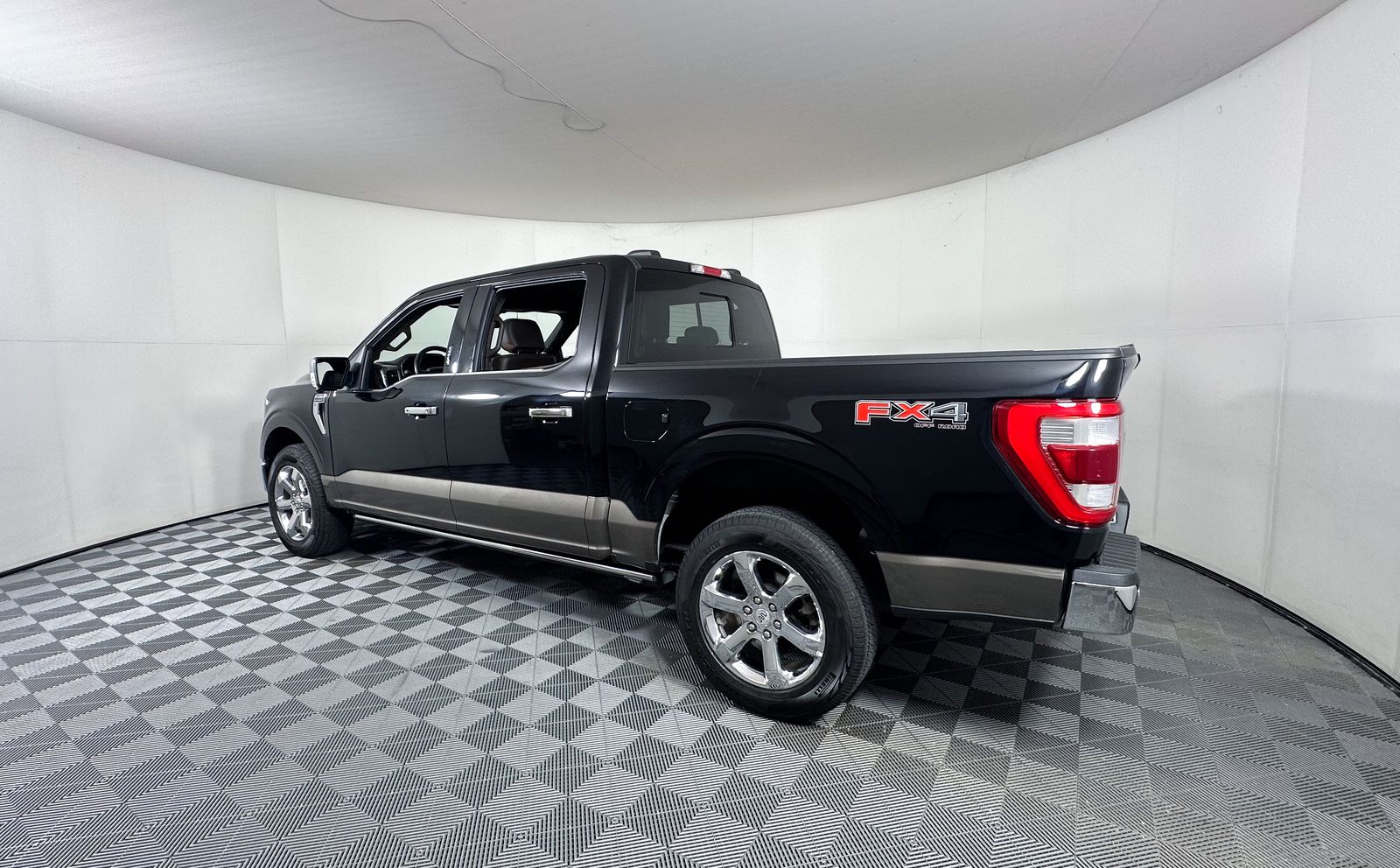 View vehicle photo 4