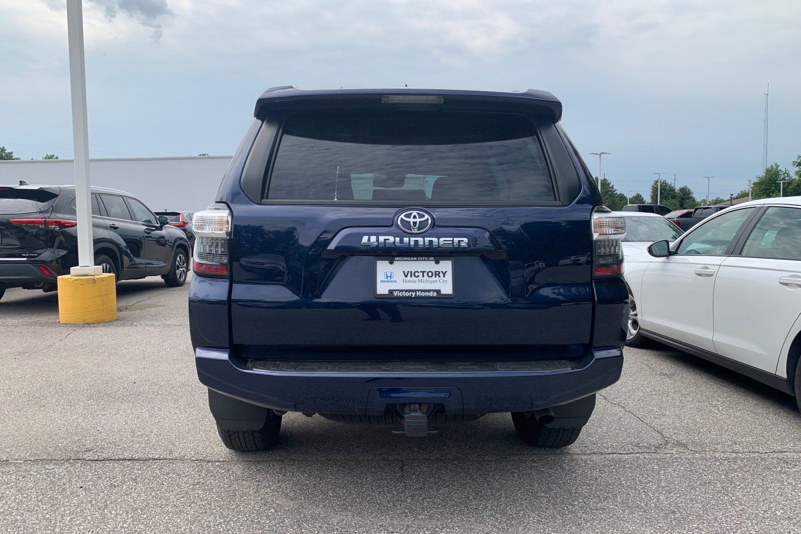 Used 2023 Blue Toyota SR5 image 4