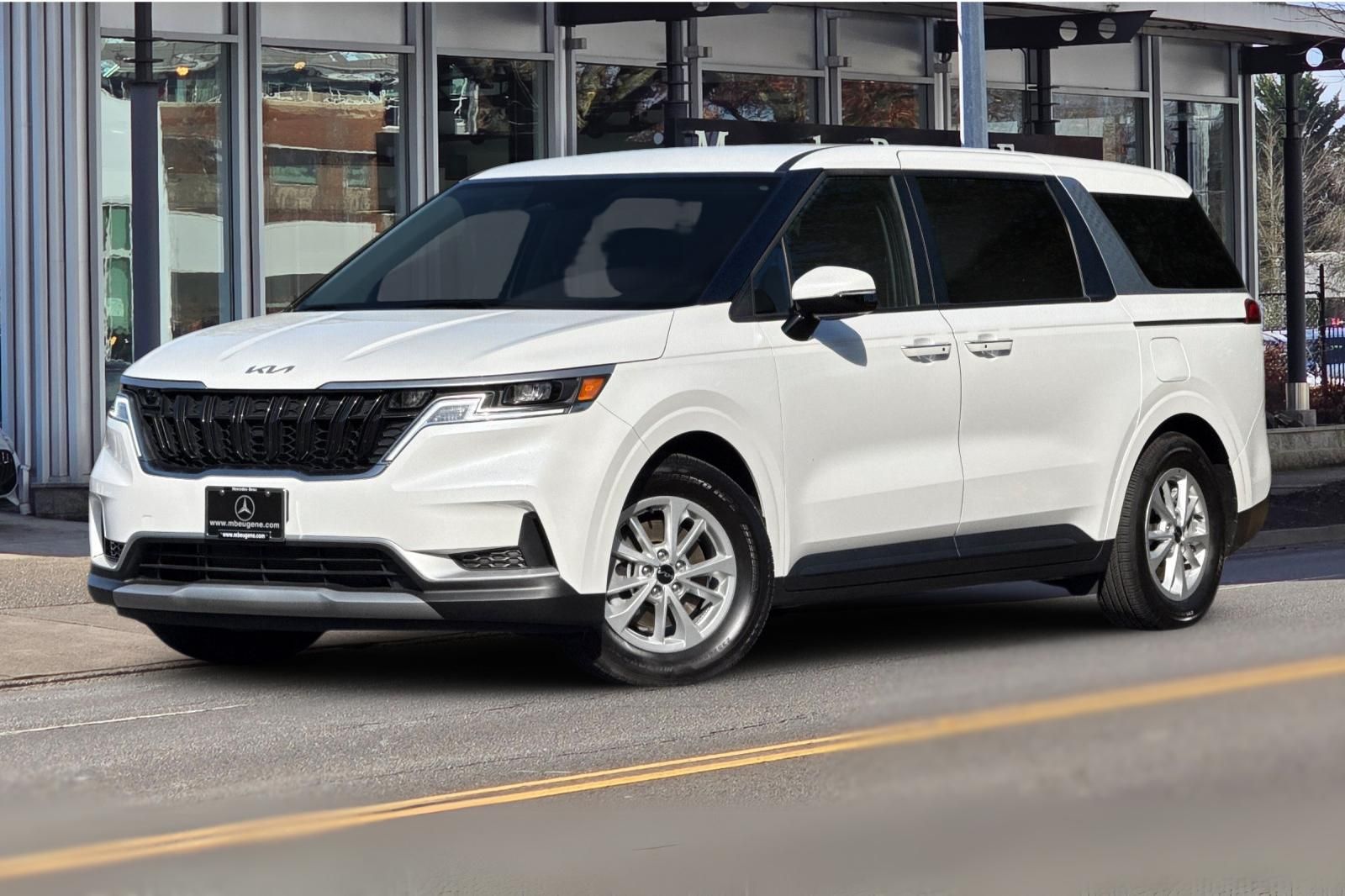 Used 2024 Kia Carnival Van