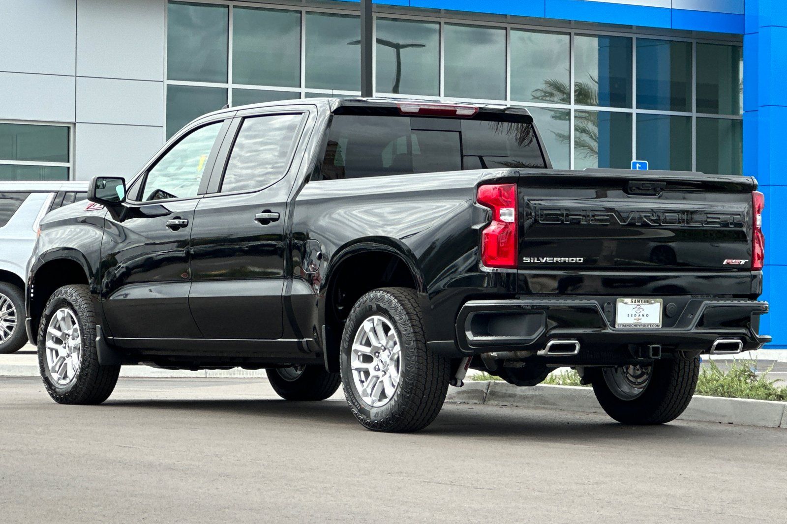 View vehicle photo 6