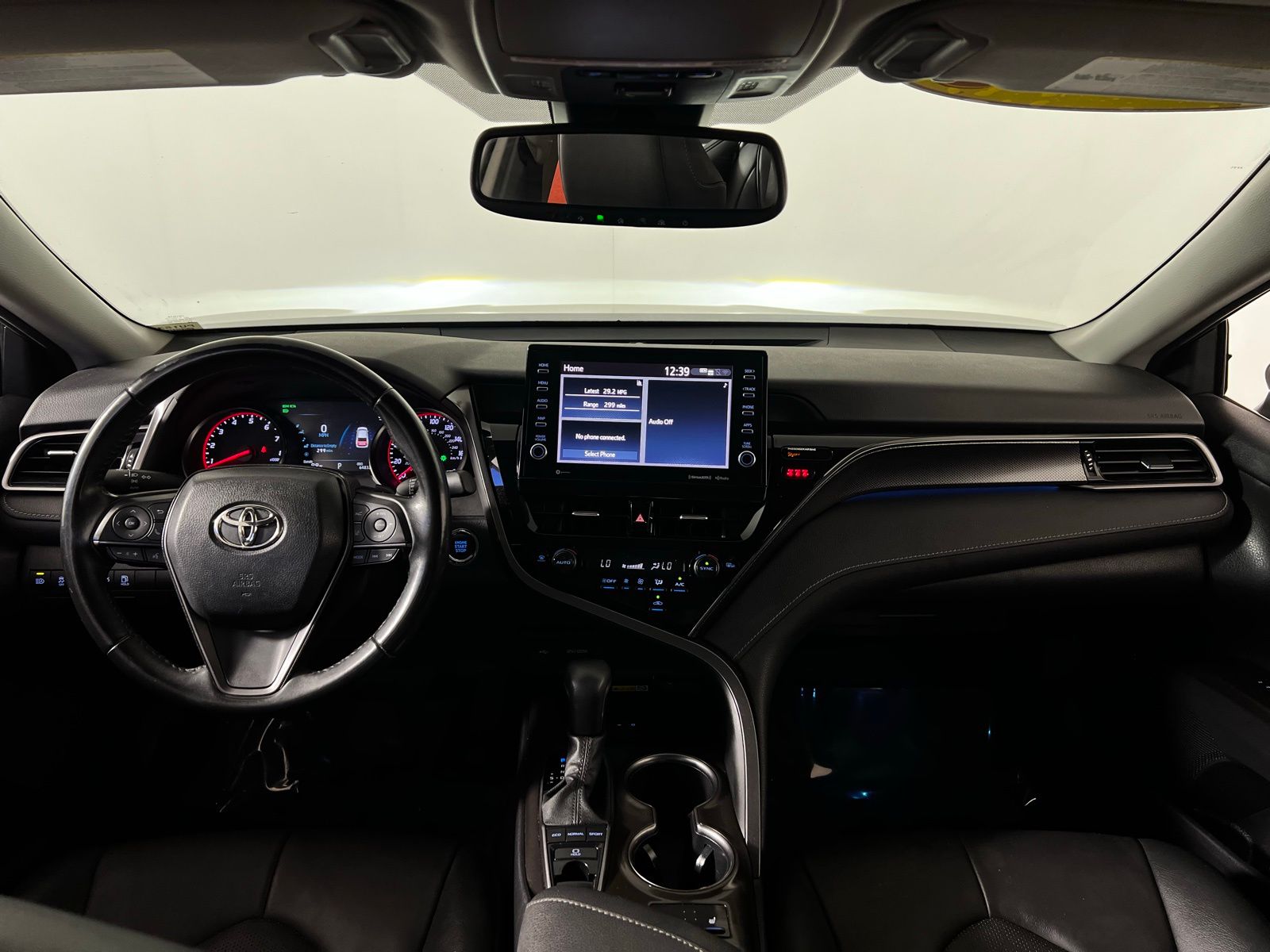 Thumbnail: 2023 Toyota Camry - 24